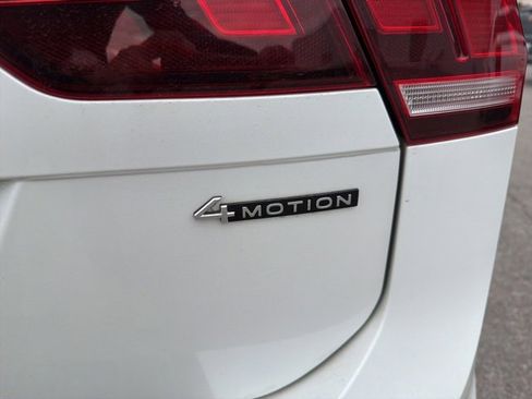 Used 2023 Volkswagen Tiguan SE R-Line image 36