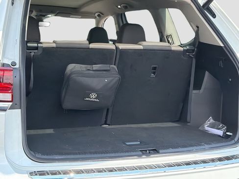 Used 2024 Volkswagen Atlas SEL AWD/4WD image 35