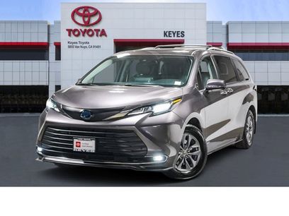 Certified 2021 Toyota Sienna XLE