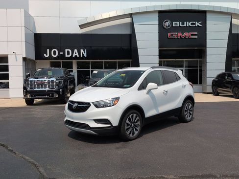 Used 2021 Buick Encore Preferred AWD/4WD image 1