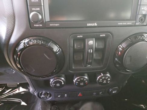 Used 2017 Jeep Wrangler Unlimited Sahara AWD/4WD image 17