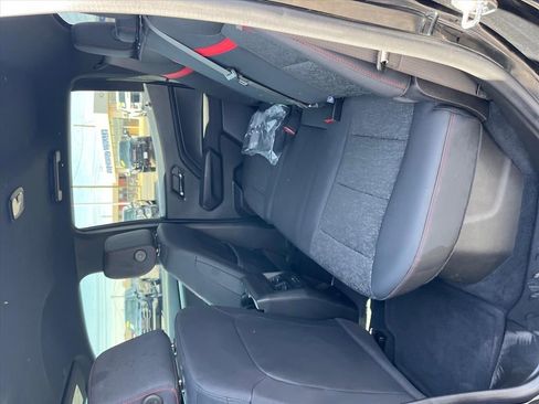 Used 2024 Chevrolet Colorado Z71 w/ Z71 Convenience Package 2 image 9