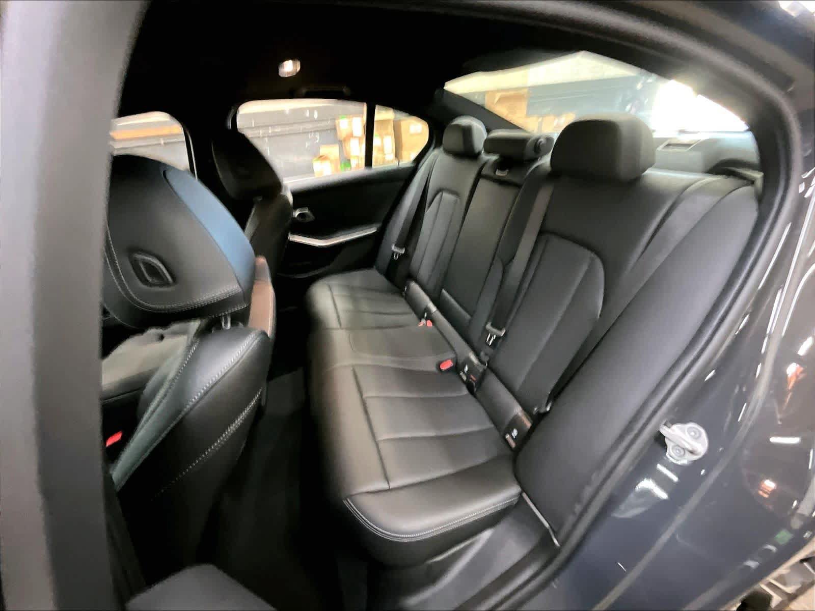 Used 2026 BMW 330i Sedan w/ Premium Package RWD image 30