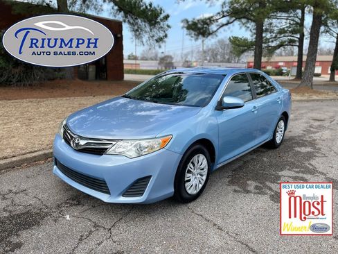 Used 2012 Toyota Camry LE image 1