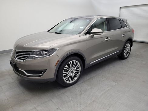 Used 2017 Lincoln MKX Reserve w/ Lincoln MKX Climate Package image 2