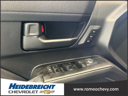 Used 2025 Toyota 4Runner TRD Off-Road Premium AWD/4WD image 11