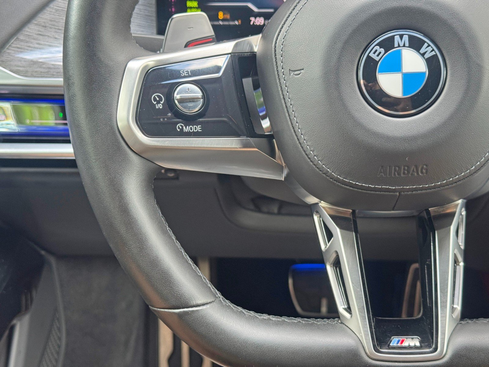 Used 2023 BMW 740i RWD image 21