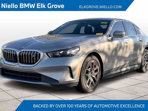 Used 2026 BMW i5 eDrive40 w/ Premium Package image 1