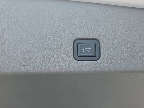Certified 2024 Cadillac XT6 Premium Luxury w/ Technology Package FWD image 25