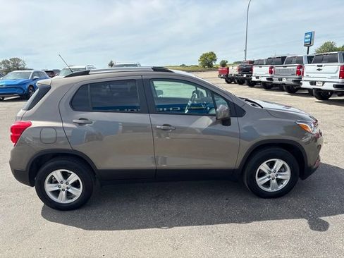 Used 2021 Chevrolet Trax LT w/ Driver Confidence Package AWD/4WD image 5
