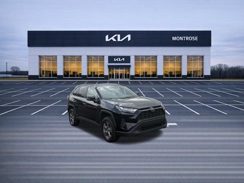 Used 2024 Toyota RAV4 XLE w/ Convenience Package AWD/4WD image 3