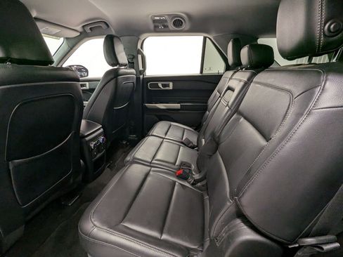 Used 2020 Ford Explorer XLT w/ Equipment Group 202A image 19