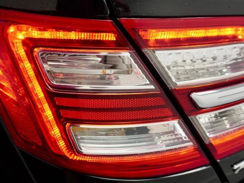 Used 2016 Ford Taurus Limited image 39