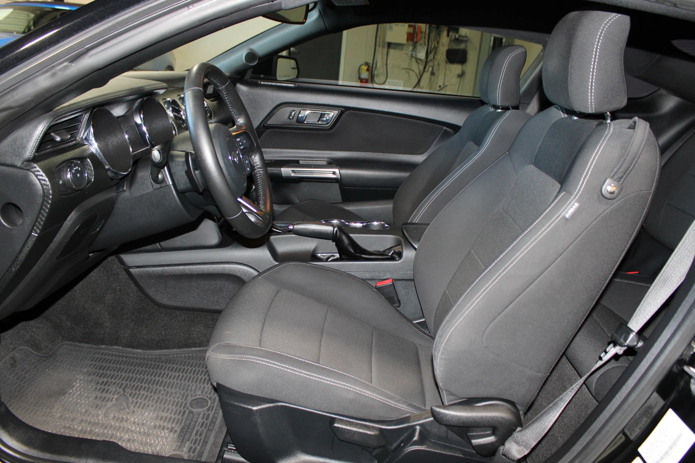 Used 2016 Ford Mustang Coupe RWD image 24