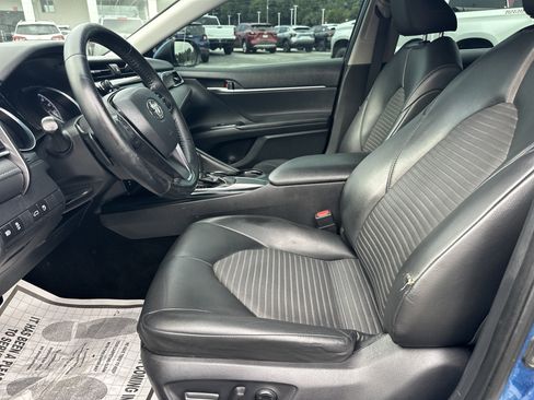 Used 2018 Toyota Camry SE FWD image 10