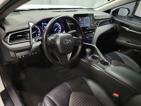 Used 2024 Toyota Camry SE w/ Cold Weather Package FWD image 13
