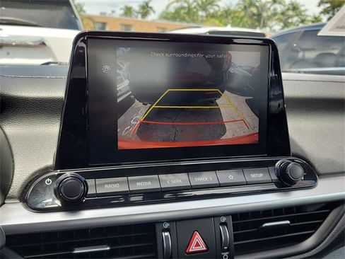 Used 2023 Kia Forte LXS w/ LXS Technology Package image 17