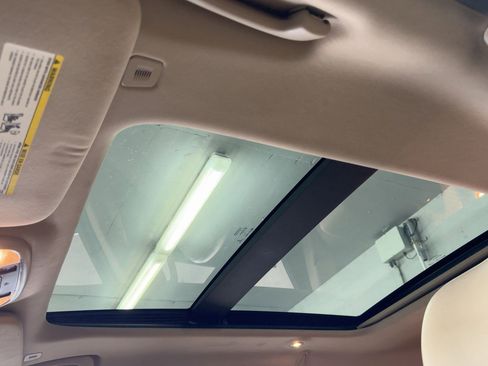 Used 2017 Jeep Grand Cherokee Limited w/ Luxury Group II image 16