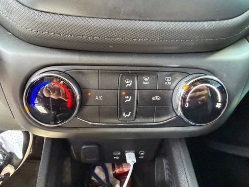 Used 2021 Chevrolet TrailBlazer LS FWD image 15