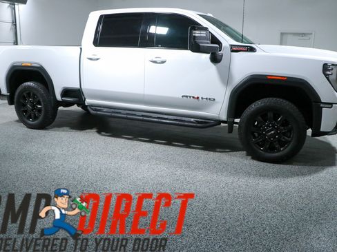 Used 2024 GMC Sierra 2500 AT4 AWD/4WD image 6