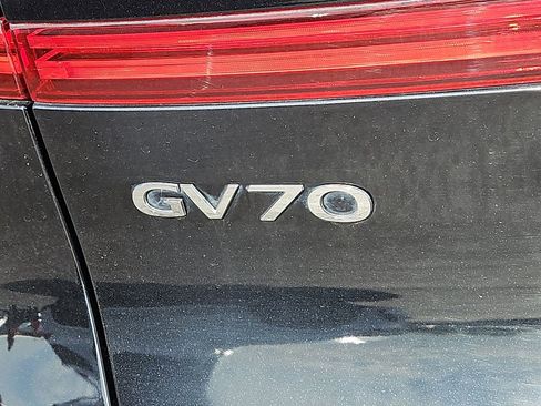 Used 2022 Genesis GV70 3.5T Sport w/ Sport Prestige Package AWD/4WD image 14