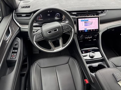 New 2025 Jeep Grand Cherokee L Limited w/ Luxury Tech Group II image 10