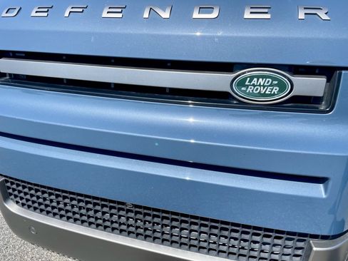 Used 2024 Land Rover Defender 110 X-Dynamic SE AWD/4WD image 32