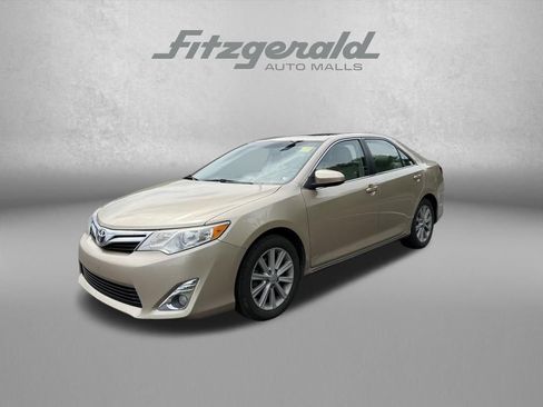 Used 2012 Toyota Camry XLE w/ Leather Pkg FWD image 3