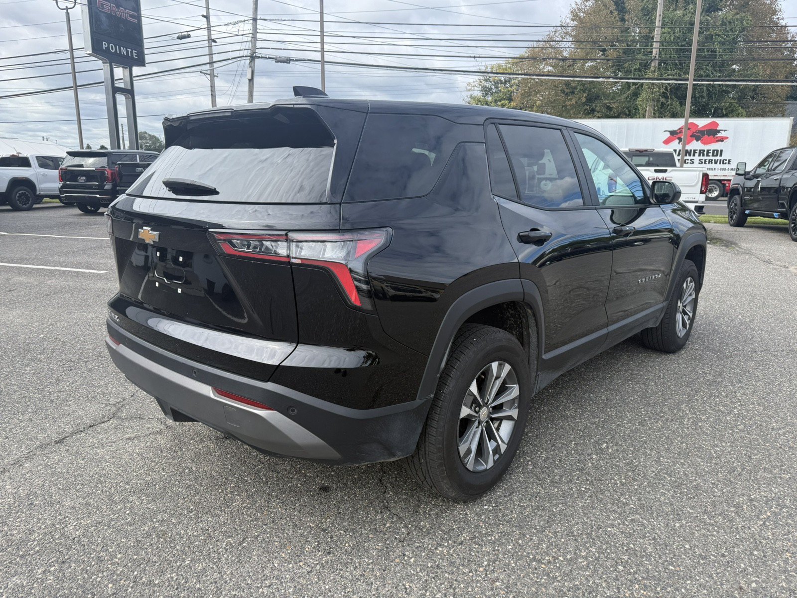 Used 2026 Chevrolet Equinox LT FWD image 3