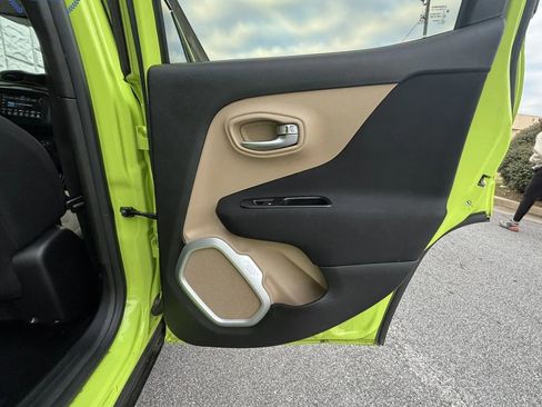 Used 2018 Jeep Renegade Latitude image 41