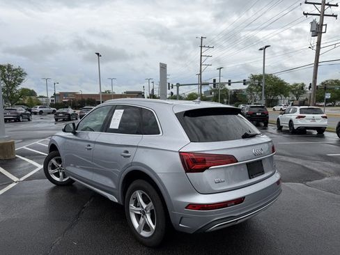 Used 2023 Audi Q5 2.0T Premium w/ Convenience Package AWD/4WD image 3