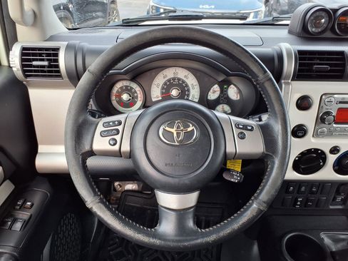 Used 2011 Toyota FJ Cruiser Base image 16