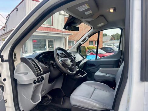 Used 2018 Ford Transit 250 130 Low Roof image 12