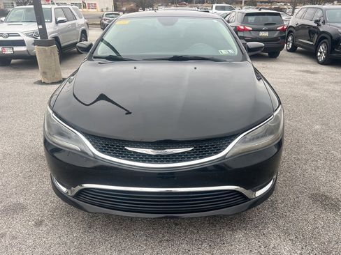 Used 2015 Chrysler 200 Limited w/ Convenience Group image 2