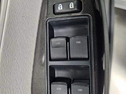 Used 2012 Toyota Sienna LE image 37