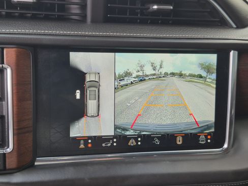 Used 2023 GMC Yukon Denali Ultimate w/ LPO, Floor Liner Package AWD/4WD image 33