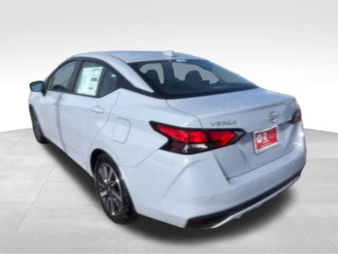 New 2025 Nissan Versa SV w/ Trunk Package FWD image 4