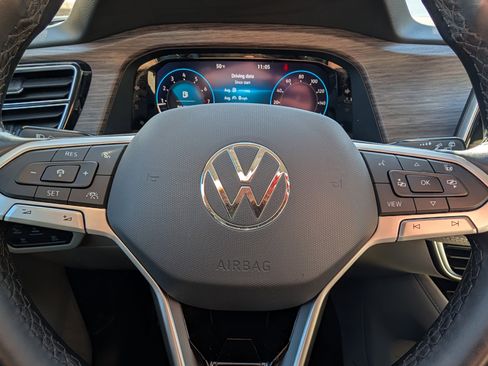 Certified 2024 Volkswagen Atlas SEL Premium R-Line image 21