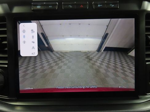 Used 2024 Ford F250 Platinum w/ FX4 Off-Road Package image 18