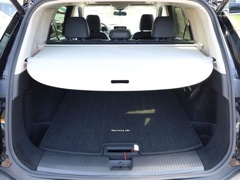 Certified 2023 Nissan Rogue SV w/ SV Premium B Package AWD/4WD image 8