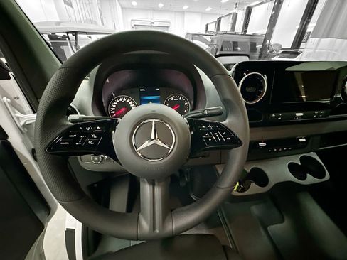 Certified 2025 Mercedes-Benz Sprinter 2500 image 22