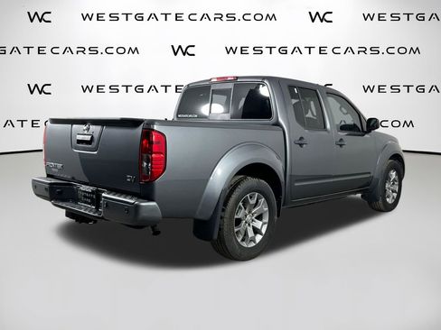Used 2020 Nissan Frontier SV image 34