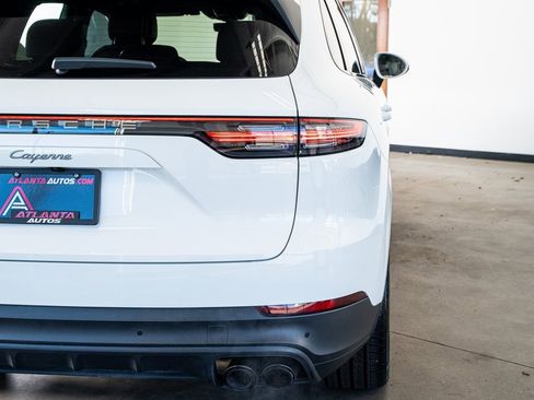 Used 2023 Porsche Cayenne Platinum Edition image 26