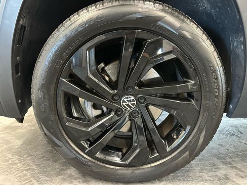Used 2022 Volkswagen Atlas SE w/ Panoramic Sunroof Package FWD image 9