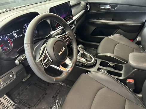 Used 2023 Kia Forte GT-Line w/ GT-Line Technology Package image 9