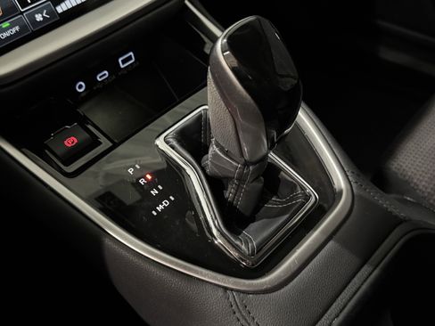 Used 2023 Subaru Outback Premium image 28