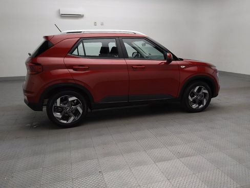 Used 2025 Hyundai Venue SEL FWD image 10