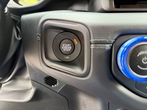 Used 2024 Jeep Wrangler Unlimited Sahara AWD/4WD image 23