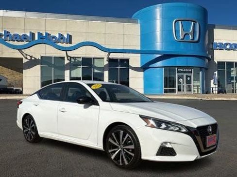 Used 2022 Nissan Altima 2.5 SR image 1