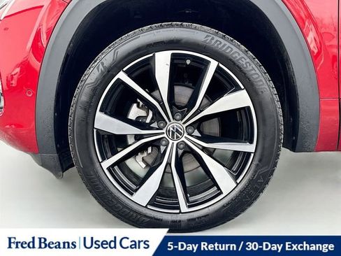 Used 2024 Volkswagen Atlas SEL Premium R-Line image 35